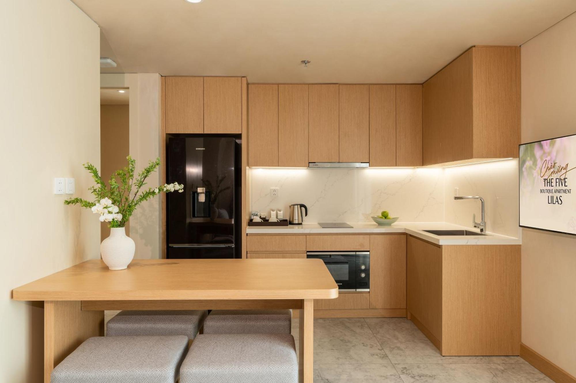 The Five Suites Lilas Hanoi Exterior photo