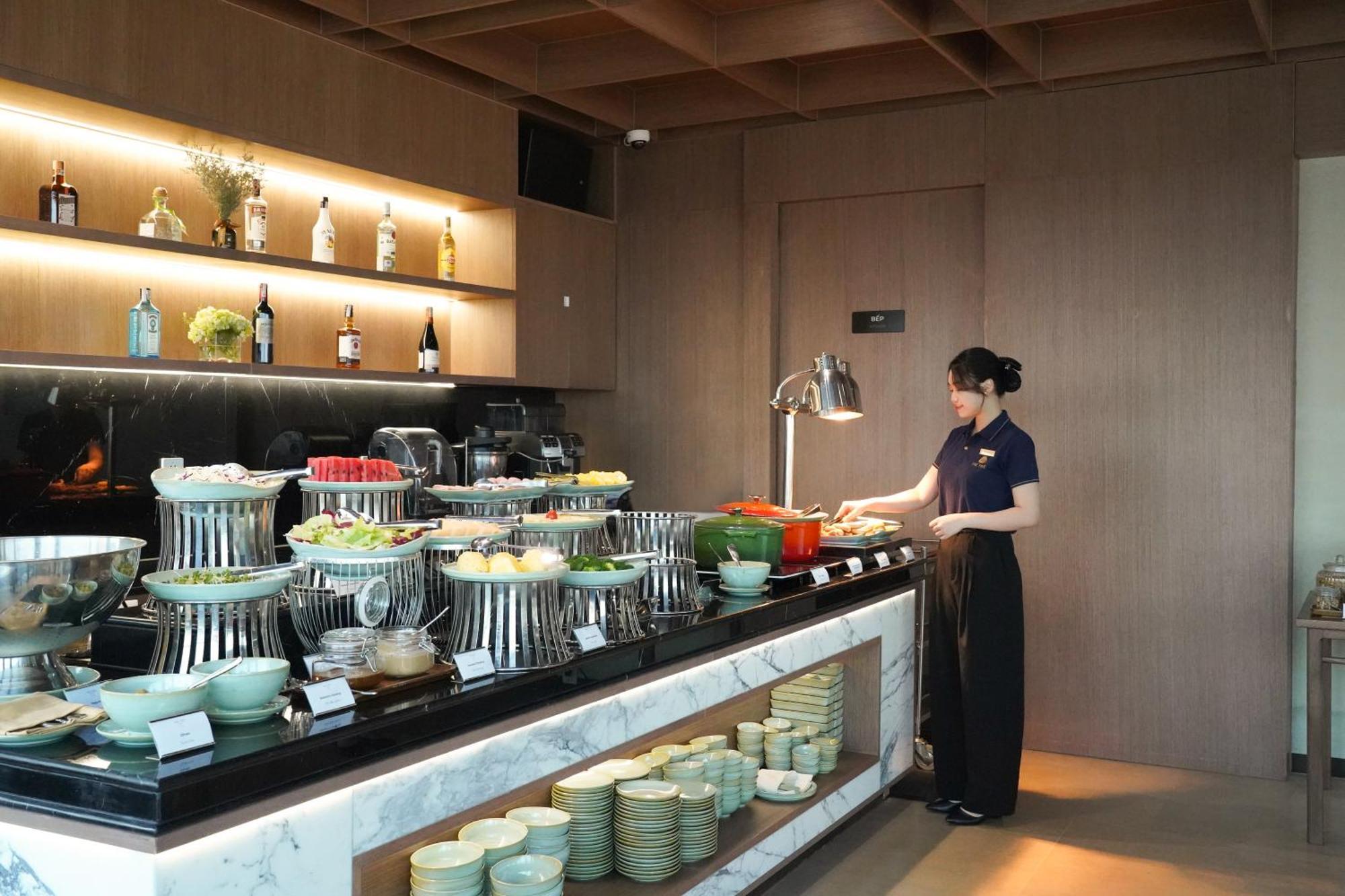 The Five Suites Lilas Hanoi Exterior photo
