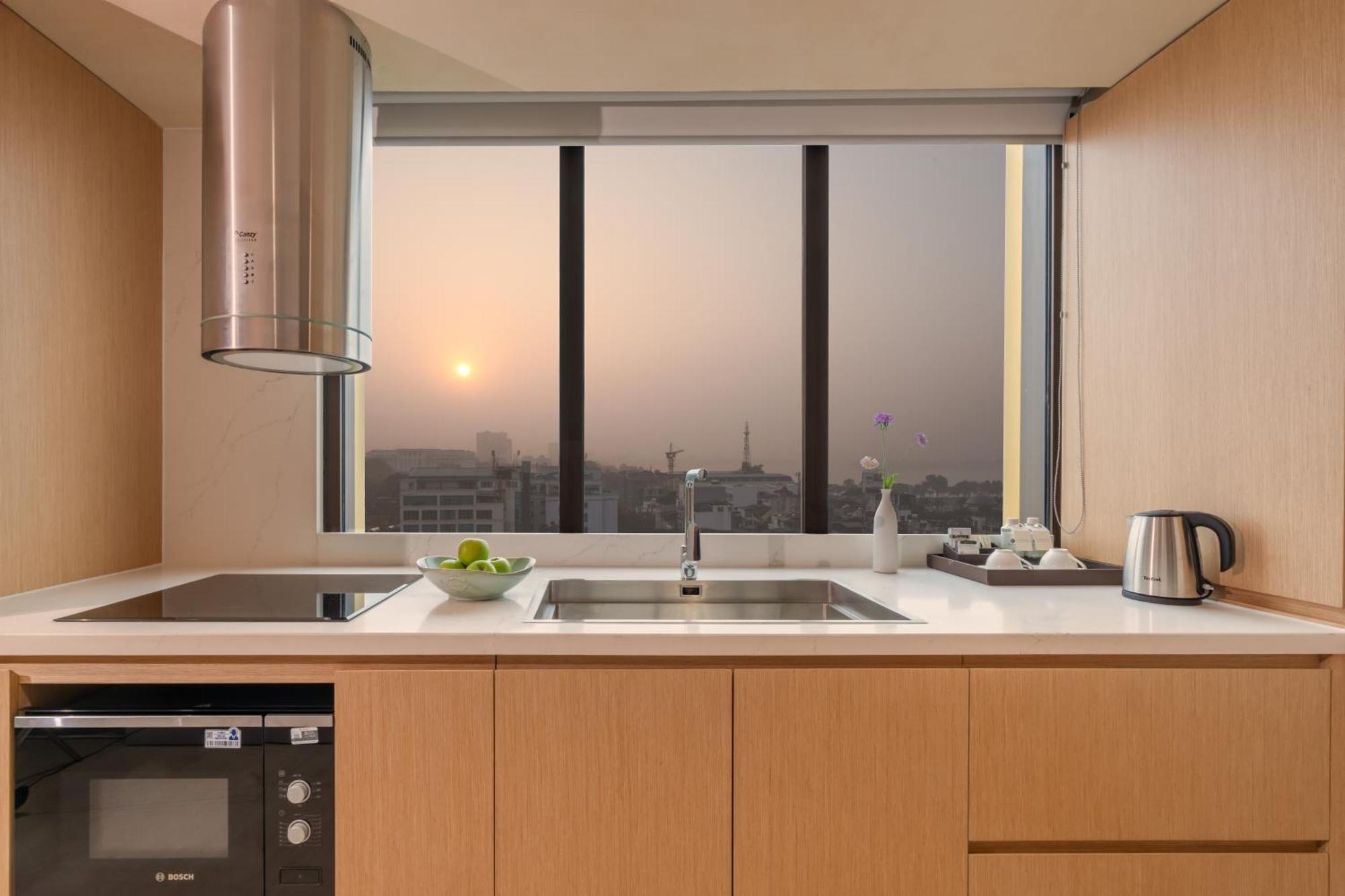 The Five Suites Lilas Hanoi Exterior photo