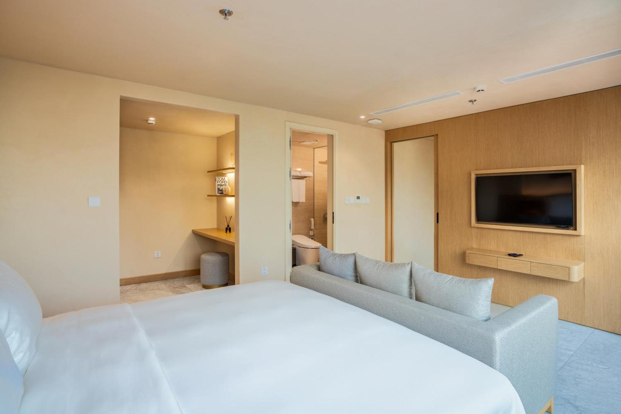 The Five Suites Lilas Hanoi Exterior photo
